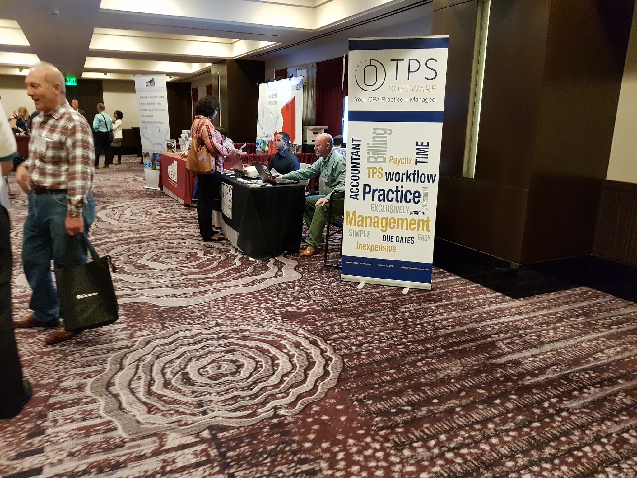 Trade show photo 15