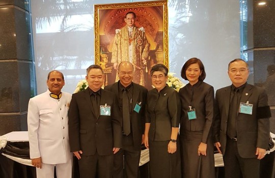 (27 Jan 2017) – Joined the fellow members from the Board of Trade of Thaland and paid respect to the Late King Rama 9.