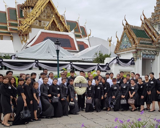 (8 June 2017) – Saraff Global Team in Bangkok joined the royal ceremony and paid respect to the beloved late H.M. The King Bhumibol Adulyadej.